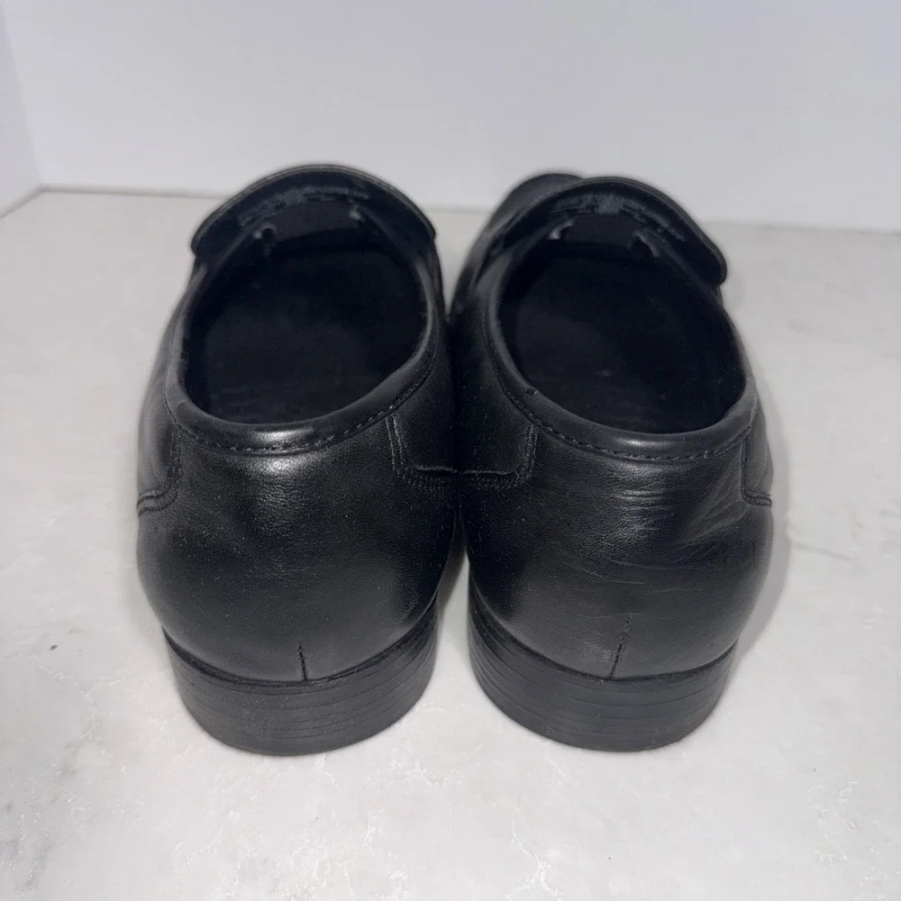 Thom McAn Men's Black Loafer Shoes- Size 11 Wide  EXCELLENT
